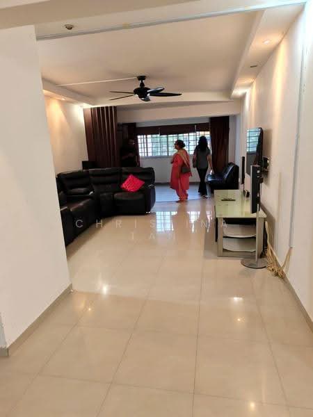 114 Tampines Street 11, 114 Tampines Street 11, Pasir Ris / Tampines, 3 Bedrooms, 1,432 sqft, HDB Flat For Sale, by Christina Tan, 500285056 - Living Room - PropertyGuru.com.sg