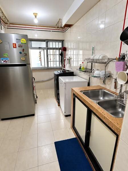 52 Strathmore Avenue, 52 Strathmore Avenue, Alexandra / Commonwealth, Room Rental, 150 sqft, HDB Flat For Rent, by Lawrence Quek, 500285066 - Kitchen - PropertyGuru.com.sg