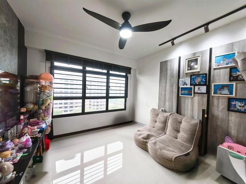 131B Canberra Crescent, 131B Canberra Crescent, Sembawang / Yishun, 3 Bedrooms, 990 sqft, HDB Flat For Sale, by Edmund Lim, 500285070 - Living Room - PropertyGuru.com.sg