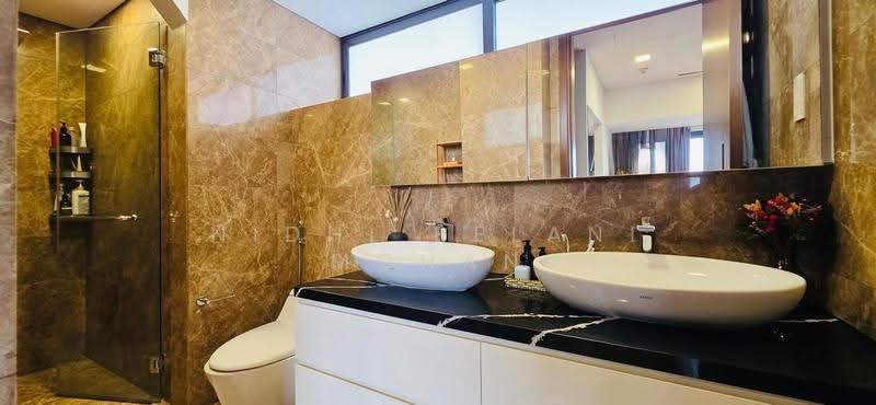 Undervalued Move-in Semi-D w/ Lift, Pool & Basement, Dyson Road, Whitley Road, Newton / Novena, 5 Bedrooms, 4,633 sqft, Semi-Detached House For Sale, by Nidhi Belani Mohan, 500285078 - Bathroom - PropertyGuru.com.sg