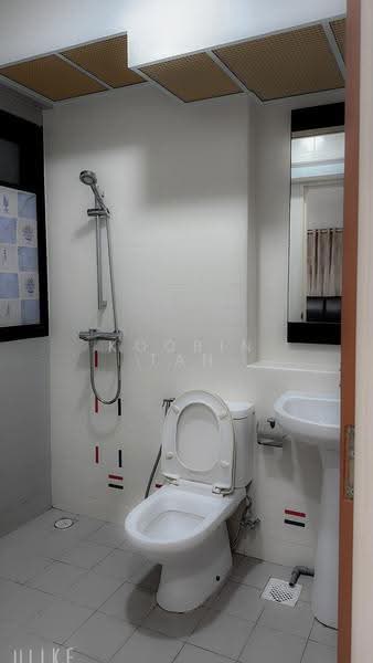 808B Choa Chu Kang Avenue 1, 808B Choa Chu Kang Avenue 1, Dairy Farm / Bukit Panjang / Choa Chu Kang, 3 Bedrooms, 990 sqft, HDB Flat For Rent, by Koobin Tan, 500285093 - Bathroom - PropertyGuru.com.sg