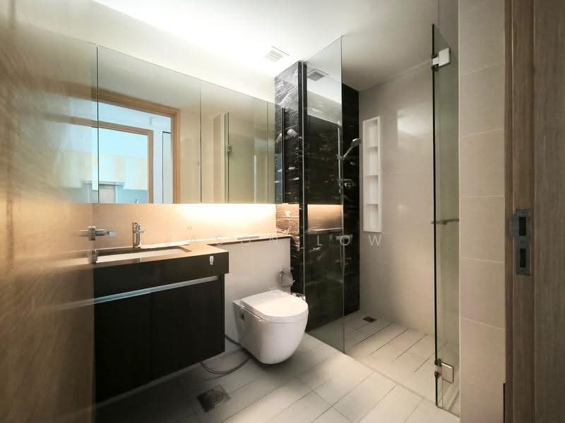 Hedges Park Condominium, 71 Flora Drive, Changi Airport / Changi Village, 1 Bedroom, 484 sqft, Condominium For Sale, by Jason Low, 500285094 - Bathroom - PropertyGuru.com.sg
