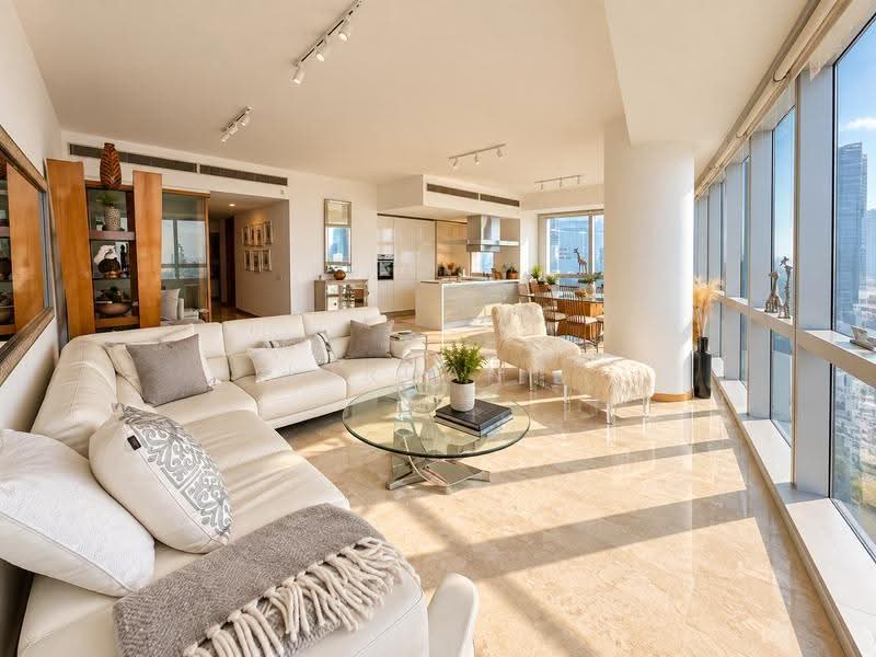 Marina Bay Residences, Boat Quay / Raffles Place / Marina, 4 Bedrooms, 2,379 sqft, Condominium For Sale, by Jordan ., 500285096 - Living Room - PropertyGuru.com.sg