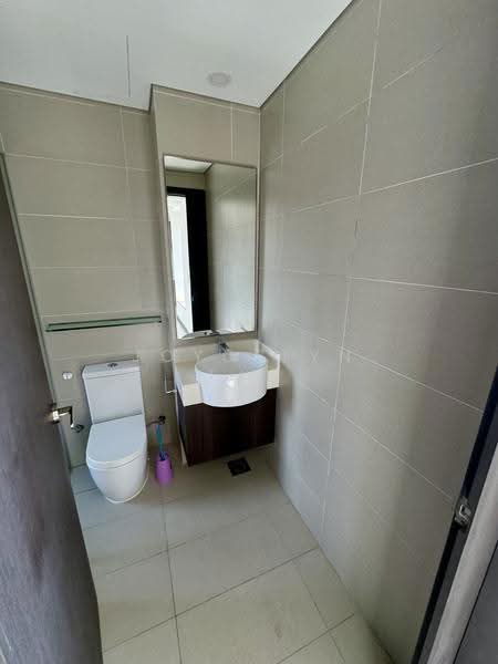 Sundance Suites, 12 Duku Place, East Coast / Marine Parade, 1 Bedroom, 560 sqft, Condominium For Rent, by Joycelyn Tan, 500285100 - Bathroom - PropertyGuru.com.sg