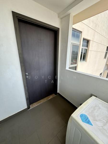 Sundance Suites, 12 Duku Place, East Coast / Marine Parade, 1 Bedroom, 560 sqft, Condominium For Rent, by Joycelyn Tan, 500285100 - Entrance & Service Yard - PropertyGuru.com.sg