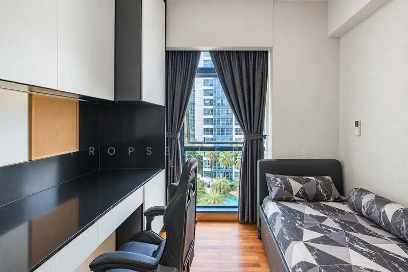 Blue Horizon, 21 West Coast Crescent, Buona Vista / West Coast / Clementi New Town, 3 Bedrooms, 1,152 sqft, Condominium For Sale, by Gina Tow, 500285102 - Study - PropertyGuru.com.sg