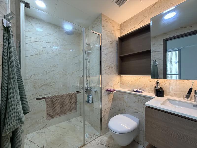 Queens Peak, 1 Dundee Road, Alexandra / Commonwealth, 1 Bedroom, 431 sqft, Condominium For Rent, by Linda Lee, 500285103 - Bathroom - PropertyGuru.com.sg