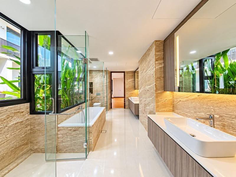 MOVE IN READY! BRAND NEW FERNHILL SEMI D!, Stevens Road / Fernhill Road / Dalvey Road, Tanglin / Holland / Bukit Timah, 7 Bedrooms, 9,500 sqft, Semi-Detached House For Sale, by Li Rong Teh, 500285105 - Bathroom - PropertyGuru.com.sg