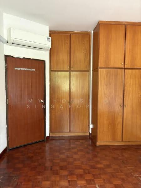 Mayflower MRT Terrace house Master room for rent, Ellington Square, Ang Mo Kio / Bishan / Thomson, Room Rental, 230 sqft, Terraced House For Rent, by Desmond, 500285109 - Interior - PropertyGuru.com.sg