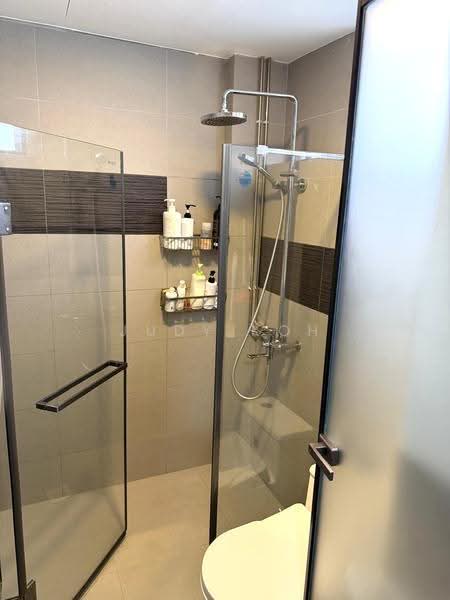 Aston Mansions, 7 Lorong 42 Geylang, Eunos / Geylang / Paya Lebar, 3 Bedrooms, 1,141 sqft, Apartment For Sale, by Judy Koh, 500285114 - Bathroom - PropertyGuru.com.sg