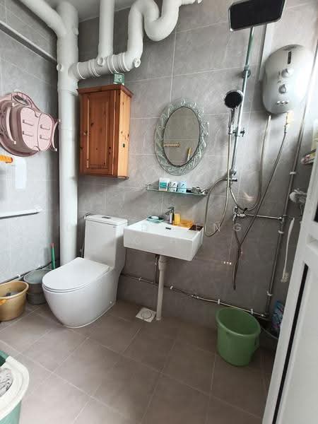 978 Jurong West Street 93, 978 Jurong West Street 93, Boon Lay / Jurong / Tuas, Room Rental, 220 sqft, HDB Flat For Rent, by David Peng C H, 500285115 - Bathroom - PropertyGuru.com.sg