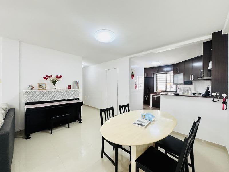661 Choa Chu Kang Crescent, 661 Choa Chu Kang Crescent, Dairy Farm / Bukit Panjang / Choa Chu Kang, 3 Bedrooms, 1,119 sqft, HDB Flat For Sale, by Lam Min Yi, 500285117 - Dining Room - PropertyGuru.com.sg