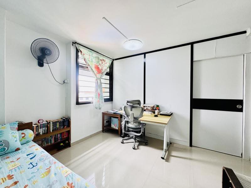 661 Choa Chu Kang Crescent, 661 Choa Chu Kang Crescent, Dairy Farm / Bukit Panjang / Choa Chu Kang, 3 Bedrooms, 1,119 sqft, HDB Flat For Sale, by Lam Min Yi, 500285117 - Study - PropertyGuru.com.sg