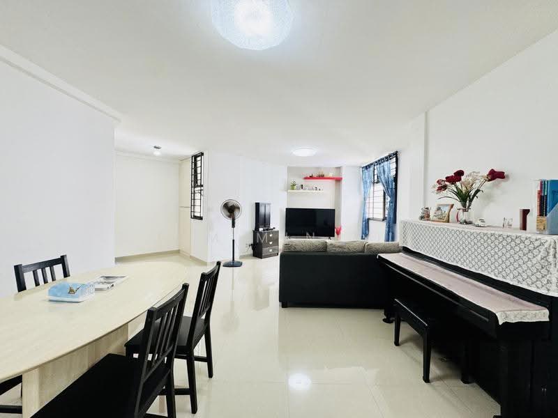 661 Choa Chu Kang Crescent, 661 Choa Chu Kang Crescent, Dairy Farm / Bukit Panjang / Choa Chu Kang, 3 Bedrooms, 1,119 sqft, HDB Flat For Sale, by Lam Min Yi, 500285117 - Living Room - PropertyGuru.com.sg
