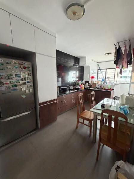 557 Jurong West Street 42, 557 Jurong West Street 42, Boon Lay / Jurong / Tuas, 3 Bedrooms, 1,119 sqft, HDB Flat For Sale, by Vincent Zhang, 500285124 - Kitchen - PropertyGuru.com.sg