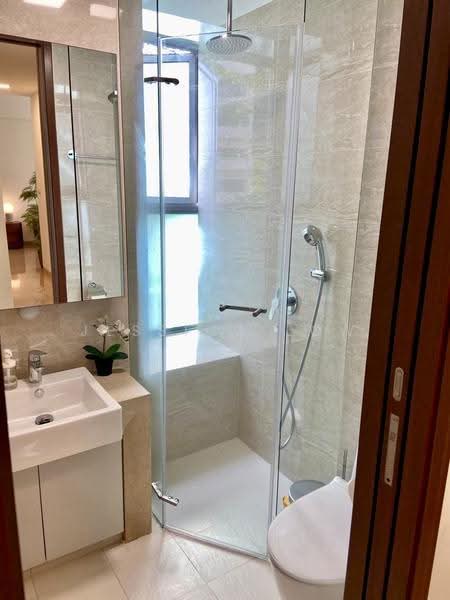 Ventuno Balmoral, 21 Balmoral Road, Tanglin / Holland / Bukit Timah, 3 Bedrooms, 1,313 sqft, Condominium For Sale, by Jessica Low, 500285125 - Bathroom - PropertyGuru.com.sg