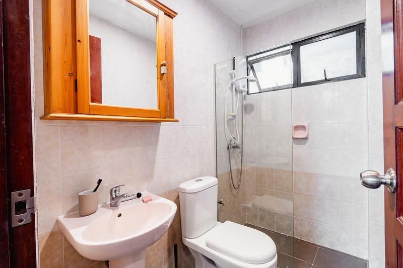 Fragrance Court, 12 Yew Siang Road, Buona Vista / West Coast / Clementi New Town, Room Rental, 156 sqft, Condominium For Rent, by Cove, 500285142 - Bathroom - PropertyGuru.com.sg