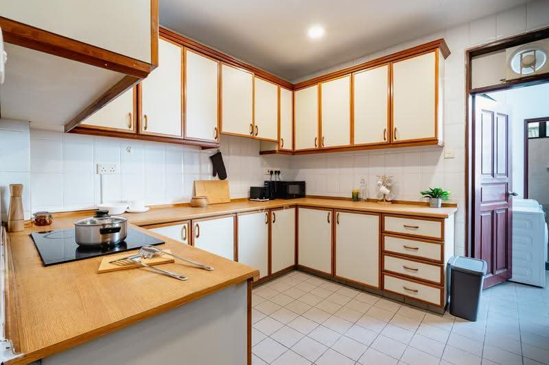 Fragrance Court, 12 Yew Siang Road, Buona Vista / West Coast / Clementi New Town, Room Rental, 156 sqft, Condominium For Rent, by Cove, 500285142 - Kitchen - PropertyGuru.com.sg