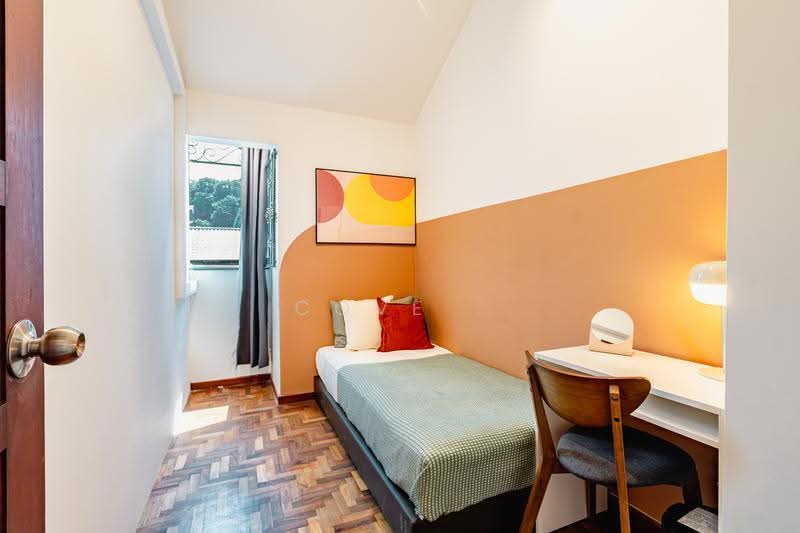 Fragrance Court, 12 Yew Siang Road, Buona Vista / West Coast / Clementi New Town, Room Rental, 156 sqft, Condominium For Rent, by Cove, 500285142 - Blue Room - PropertyGuru.com.sg