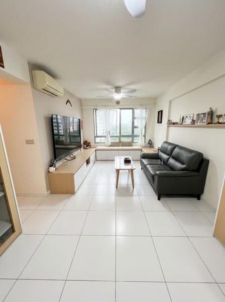 452A Sengkang West Way, 452A Sengkang West Way, Seletar / Yio Chu Kang, 3 Bedrooms, 990 sqft, HDB Flat For Sale, by Seah Jian Ling, 500285144 - Living Room - PropertyGuru.com.sg