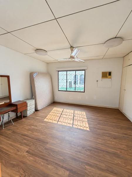 Sunset Way Bungalow Land — Build Your Dream Home, Sunset Way / Sunset Drive / Sunset View, Clementi Park / Upper Bukit Timah, 5 Bedrooms, 6,142 sqft, Detached House For Sale, by Alex Cher, 500285152 - Bedroom - PropertyGuru.com.sg