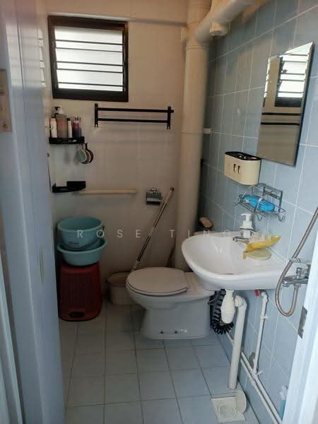 245 Serangoon Avenue 2, 245 Serangoon Avenue 2, Hougang / Punggol / Sengkang, Room Rental, 150 sqft, HDB Flat For Rent, by Rose Ting, 500285166 - Bathroom - PropertyGuru.com.sg