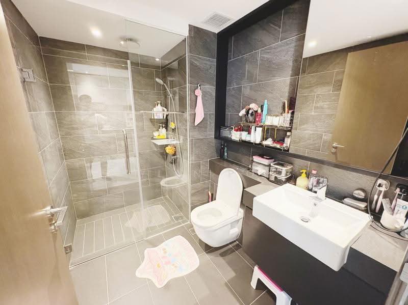 Affinity At Serangoon, Hougang / Punggol / Sengkang, 1 Bedroom, 646 sqft, Condominium For Sale, by Dylan Poh, 500285168 - Bathroom - PropertyGuru.com.sg