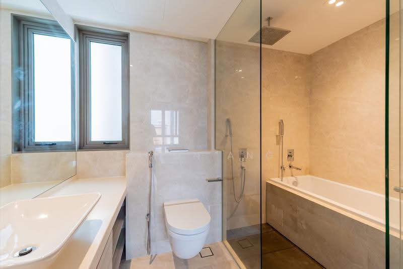 6 Derbyshire, 6 Derbyshire Road, Newton / Novena, 3 Bedrooms, 1,012 sqft, Condominium For Rent, by Daron Ang, 500285171 - Bathroom - PropertyGuru.com.sg