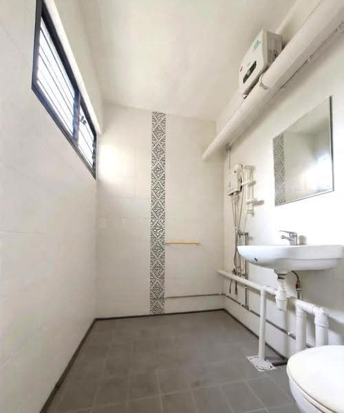 17 Joo Seng Road, 17 Joo Seng Road, Macpherson / Potong Pasir, 3 Bedrooms, 1,109 sqft, HDB Flat For Sale, by Stewart Ang, 500285202 - Bathroom - PropertyGuru.com.sg