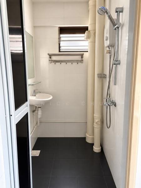 74 Whampoa Drive, 74 Whampoa Drive, Balestier / Toa Payoh, 2 Bedrooms, 710 sqft, HDB Flat For Sale, by Renick Chua, 500285212 - Bathroom - PropertyGuru.com.sg