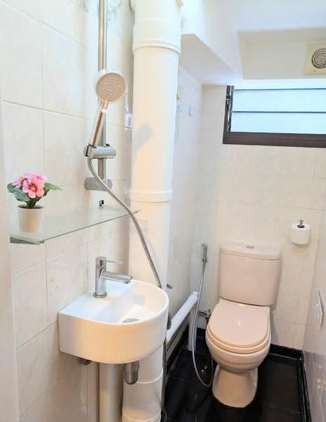 83 Whampoa Drive, 83 Whampoa Drive, Balestier / Toa Payoh, Room Rental, 150 sqft, HDB Flat For Rent, by Jean Lim, 500285213 - Bathroom - PropertyGuru.com.sg
