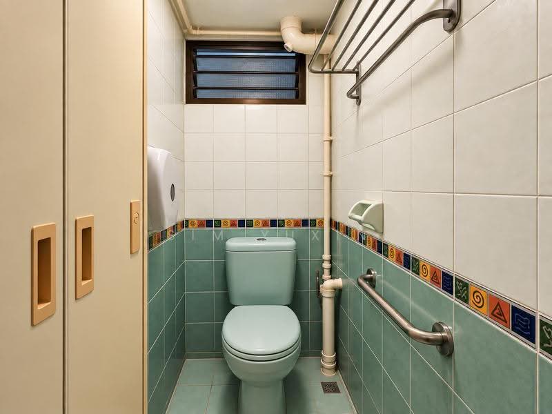 21 Dover Crescent, 21 Dover Crescent, Buona Vista / West Coast / Clementi New Town, 2 Bedrooms, 700 sqft, HDB Flat For Sale, by Sim Yuxin, 500285223 - Bathroom - PropertyGuru.com.sg