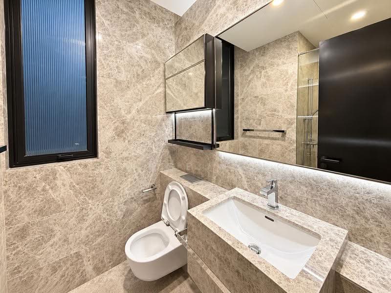 Martin Modern, 10 Martin Place, Orchard / River Valley, 3 Bedrooms, 1,421 sqft, Apartment For Sale, by George Wong, 500285224 - Bathroom - PropertyGuru.com.sg