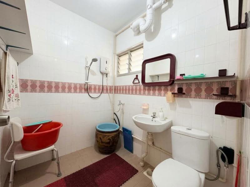408 Pasir Ris Drive 6, 408 Pasir Ris Drive 6, Pasir Ris / Tampines, 4 Bedrooms, 1,582 sqft, HDB Flat For Sale, by Karmen Seam, 500285238 - Bathroom - PropertyGuru.com.sg