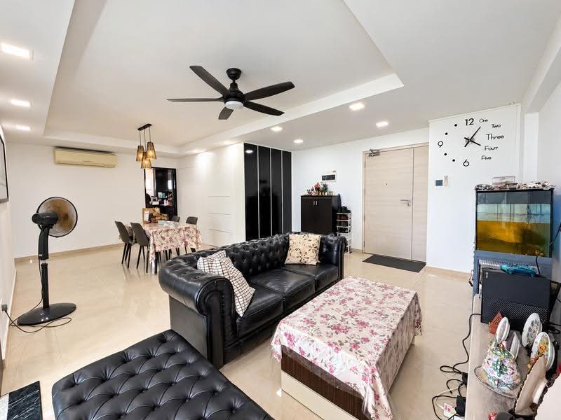 126C Edgedale Plains, 126C Edgedale Plains, Hougang / Punggol / Sengkang, 3 Bedrooms, 1,184 sqft, HDB Flat For Sale, by Jerez Amsyar, 500285254 - Living Room - PropertyGuru.com.sg