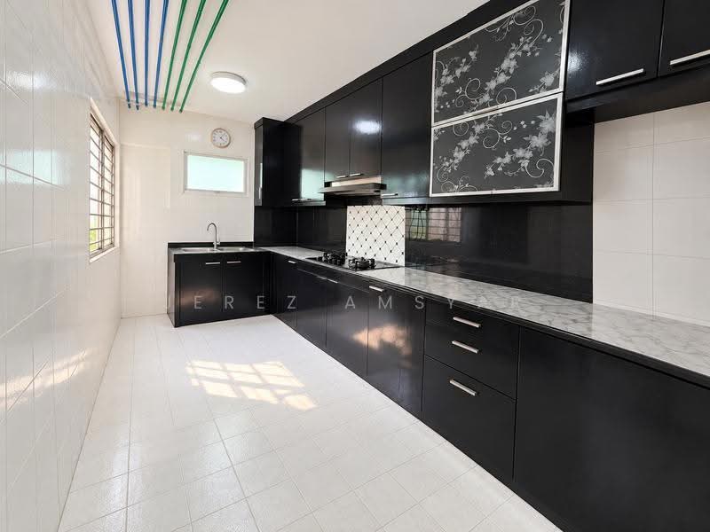 126C Edgedale Plains, 126C Edgedale Plains, Hougang / Punggol / Sengkang, 3 Bedrooms, 1,184 sqft, HDB Flat For Sale, by Jerez Amsyar, 500285254 - Kitchen - PropertyGuru.com.sg