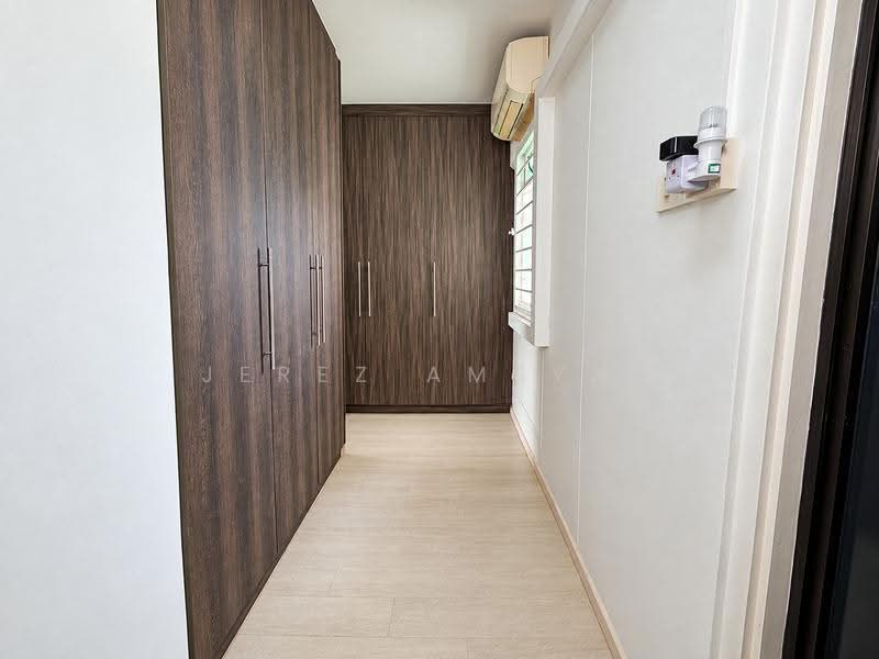 126C Edgedale Plains, 126C Edgedale Plains, Hougang / Punggol / Sengkang, 3 Bedrooms, 1,184 sqft, HDB Flat For Sale, by Jerez Amsyar, 500285254 - Corridor - PropertyGuru.com.sg