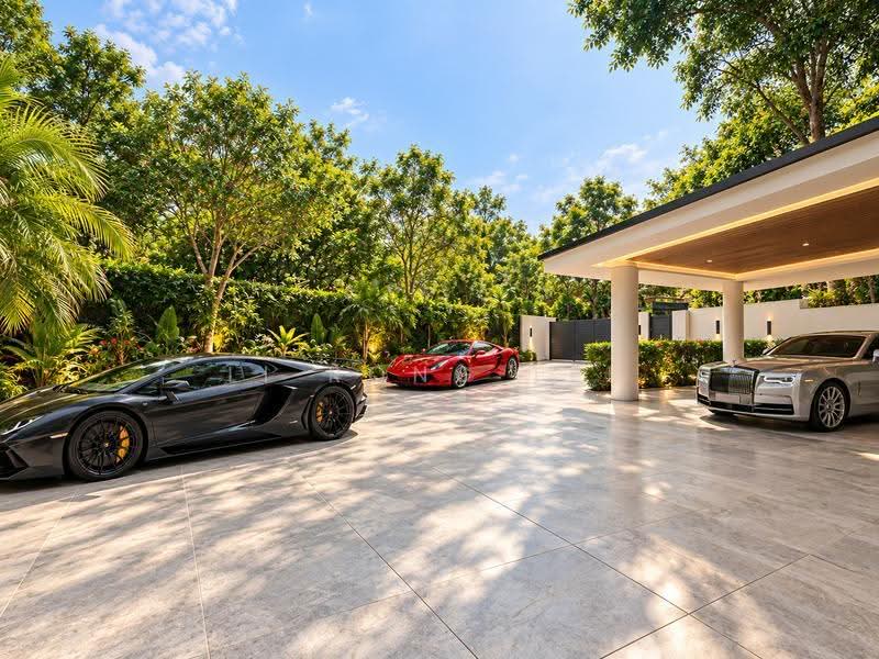 VILLA STYLE GCB FOR LEASE, Tanglin / Holland / Bukit Timah, 10+ Bedrooms, 11,000 sqft, Good Class Bungalow For Rent, by Li Rong Teh, 500285267 - Exterior - PropertyGuru.com.sg