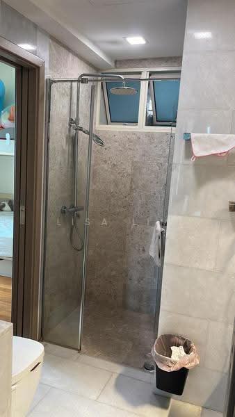 Parc Palais, 53 Hume Avenue, Clementi Park / Upper Bukit Timah, 3 Bedrooms, 1,356 sqft, Condominium For Sale, by Lisa Lim, 500285274 - Bathroom - PropertyGuru.com.sg