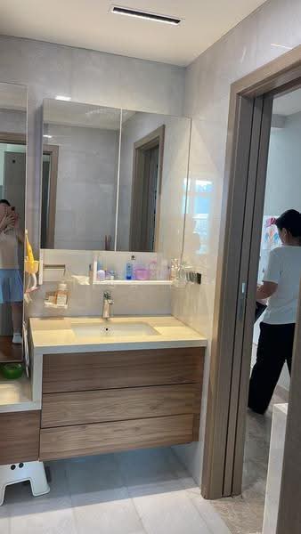 Parc Palais, 53 Hume Avenue, Clementi Park / Upper Bukit Timah, 3 Bedrooms, 1,356 sqft, Condominium For Sale, by Lisa Lim, 500285274 - Bathroom - PropertyGuru.com.sg