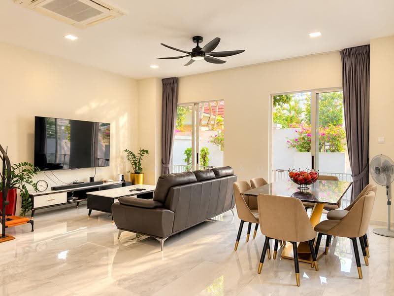 Move-in Ready Corner Terrace @ Woodlands Woodgrove Estate ★Eminence Landed★, Woodgrove View, Woodgrove Walk, Woodgrove Ave, Cedar, Marsiling MRT, Admiralty / Woodlands, 5 Bedrooms, 3,225 sqft, Corner Terrace For Sale, by Clarry Au, 500285276 - Living Room - PropertyGuru.com.sg