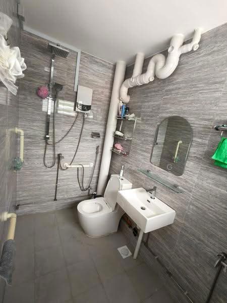 48 Bendemeer Road, 48 Bendemeer Road, Balestier / Toa Payoh, Room Rental, 180 sqft, HDB Flat For Rent, by Chris Pang, 500285277 - Bathroom - PropertyGuru.com.sg