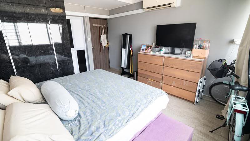 683 Tessensohn Road, 683 Tessensohn Road, Farrer Park / Serangoon Rd, 3 Bedrooms, 1,109 sqft, HDB Flat For Sale, by Manoaj Mohan, 500285299 - Master Bedroom - PropertyGuru.com.sg