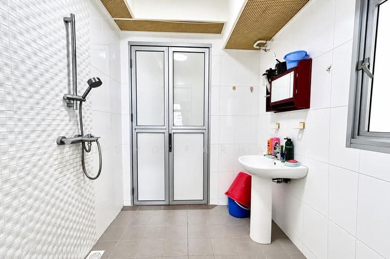 292A Bukit Batok East Avenue 6, 292A Bukit Batok East Avenue 6, Dairy Farm / Bukit Panjang / Choa Chu Kang, 1 Bedroom, 47 sqft, HDB Flat For Sale, by Muhd Farhan, 500285300 - Bathroom - PropertyGuru.com.sg