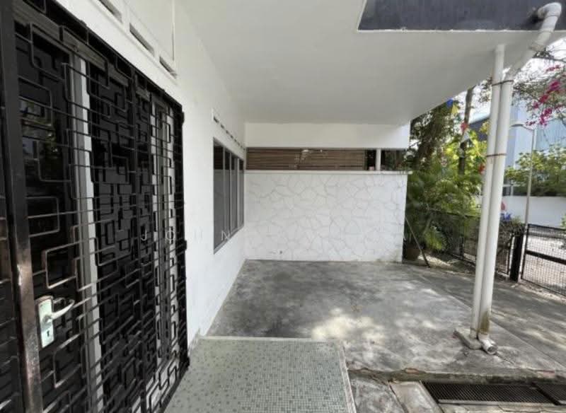 Tanah Merah Landed House For Rent | 3BR | Near MRT | $4K, Jalan Pari Kikis Jalan Pari Dedap Jalan Pari Unak Jalan Pari Burong Jalan Anak Patong Jalan Tanjong Jalan Simpang Bedok Upper Changi Road Upper Bedok Road Tanah Merah Kechil Road Tanah Merah Kechil Avenue Peakville Avenue Peakville Terrace Peakville, Bedok / Upper East Coast, 3 Bedrooms, 2,138 sqft, Terraced House For Rent, by Johnny Chia, 500285317 - Exterior - PropertyGuru.com.sg
