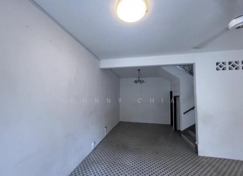 Tanah Merah Landed House For Rent | 3BR | Near MRT | $4K, Jalan Pari Kikis Jalan Pari Dedap Jalan Pari Unak Jalan Pari Burong Jalan Anak Patong Jalan Tanjong Jalan Simpang Bedok Upper Changi Road Upper Bedok Road Tanah Merah Kechil Road Tanah Merah Kechil Avenue Peakville Avenue Peakville Terrace Peakville, Bedok / Upper East Coast, 3 Bedrooms, 2,138 sqft, Terraced House For Rent, by Johnny Chia, 500285317 - Interior - PropertyGuru.com.sg