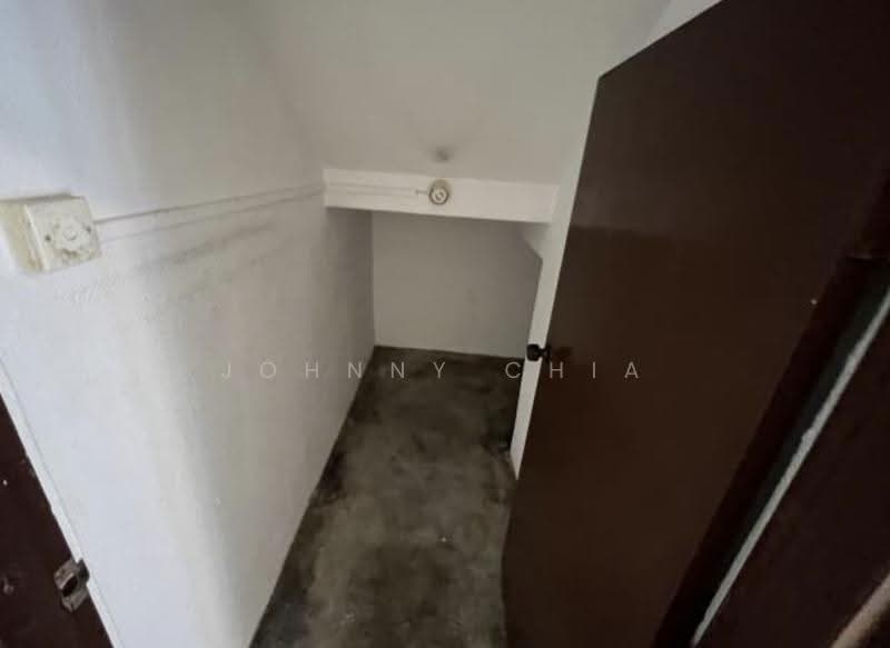 Tanah Merah Landed House For Rent | 3BR | Near MRT | $4K, Jalan Pari Kikis Jalan Pari Dedap Jalan Pari Unak Jalan Pari Burong Jalan Anak Patong Jalan Tanjong Jalan Simpang Bedok Upper Changi Road Upper Bedok Road Tanah Merah Kechil Road Tanah Merah Kechil Avenue Peakville Avenue Peakville Terrace Peakville, Bedok / Upper East Coast, 3 Bedrooms, 2,138 sqft, Terraced House For Rent, by Johnny Chia, 500285317 - Interior - PropertyGuru.com.sg
