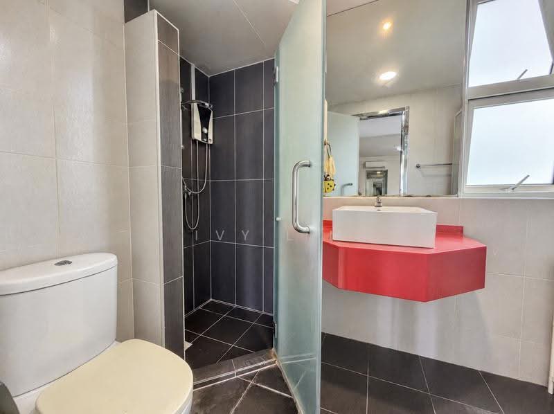 The Floravale, 234 Westwood Avenue, Boon Lay / Jurong / Tuas, 3 Bedrooms, 1,324 sqft, Condominium For Sale, by Ivy Lim, 500285332 - Bathroom - PropertyGuru.com.sg