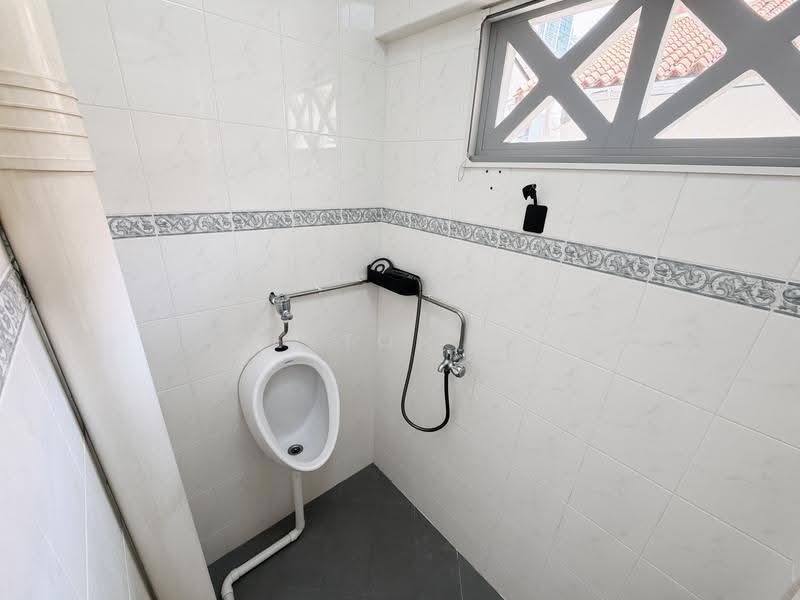 43A Amoy Street, Amoy Street, Boat Quay / Raffles Place / Marina, 1,000 sqft, Office For Rent, by Preston Tan, 500285341 - Bathroom - CommercialGuru.com.sg