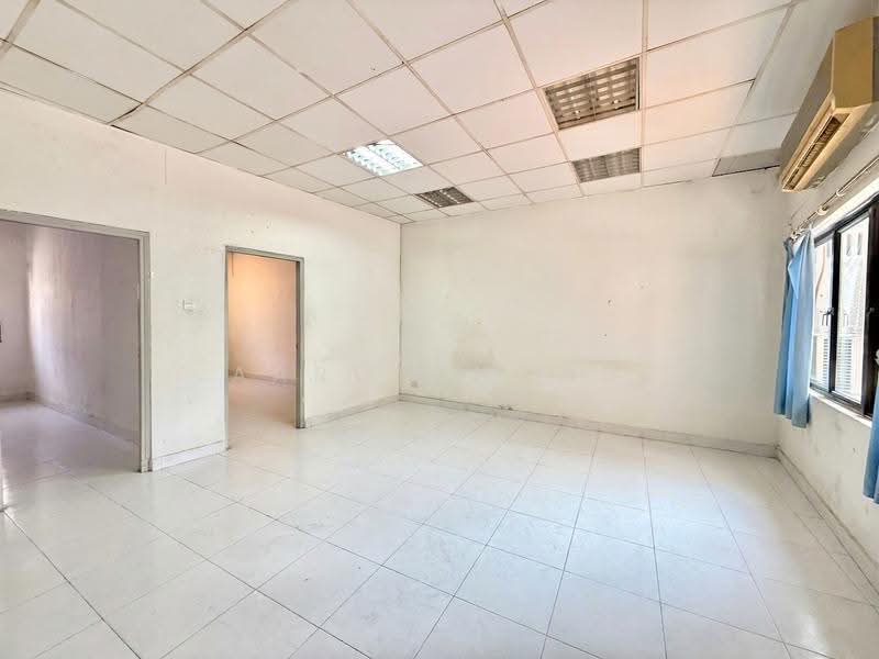 Brighton Crescent, Brighton Crescent, Hougang / Punggol / Sengkang, 1,750 sqft, Shop / Shophouse For Sale, by Aaron Hong, 500285351 - Interior - CommercialGuru.com.sg